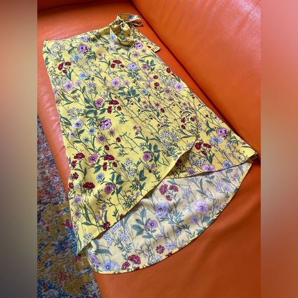 NWT LOFT yellow floral wrap midi skirt. Size 6. - Picture 7 of 7